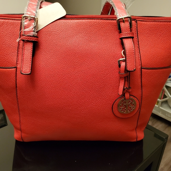 Purse - Picture 1 of 3